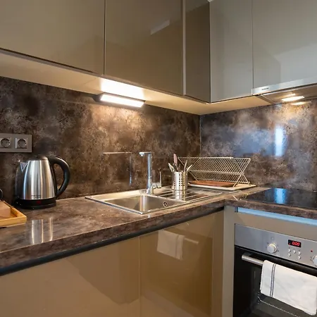 Cozy & Stylish 2 Bedr 2bath Apartment *